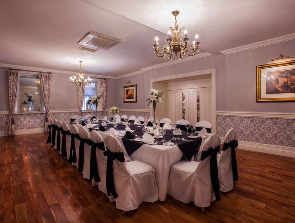 Castle Arch Hotel Трім Екстер'єр фото